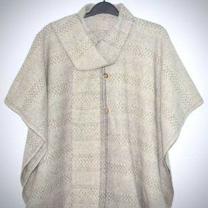 Fringed Cape Poncho Knit Open Button Front Beige Gray Kimono Sleeve Collar Scarf